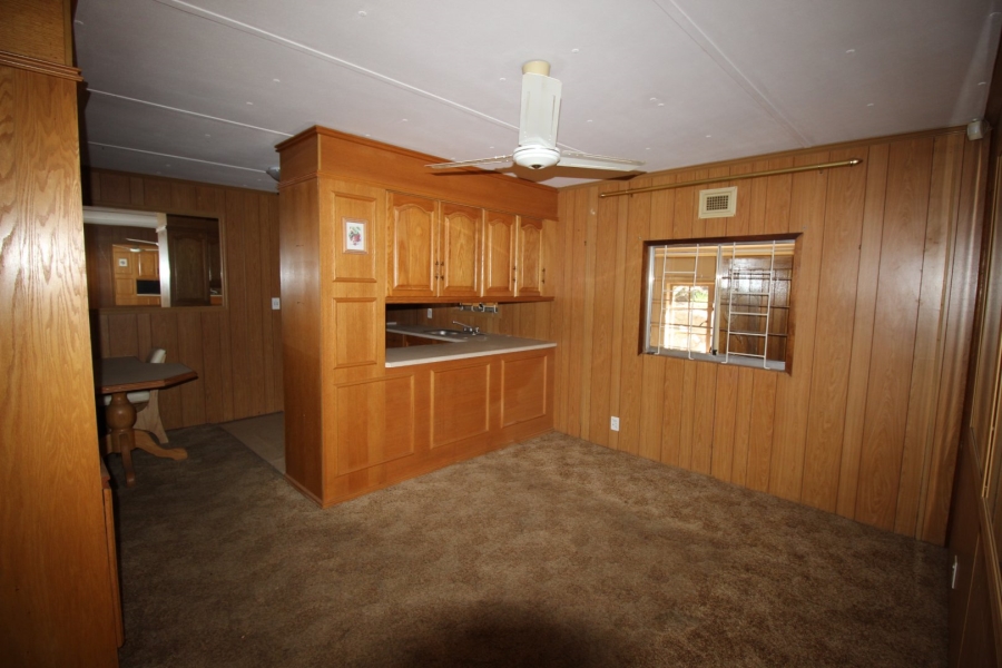 2 Bedroom Property for Sale in Lake Deneysville Free State